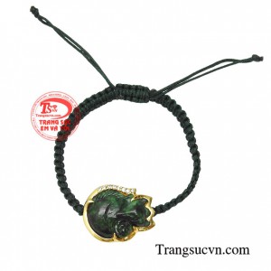 Ngọc cẩm thạch được chạm khắc hình hồ ly bọc vàng 10k rất sang trọng và tinh tế