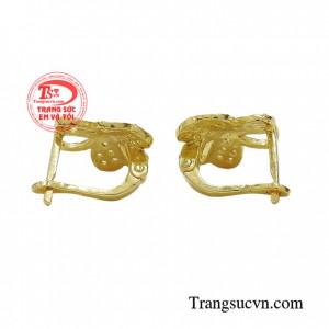 Hoa tai 3 lá may mắn