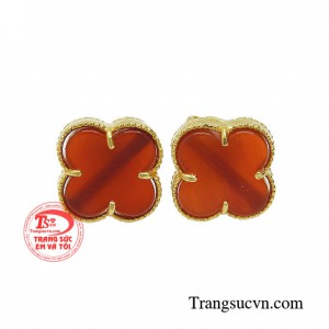 Hoa tai 4 lá hạnh phúc dành cho những bạn nữ thích phong cách thời trang