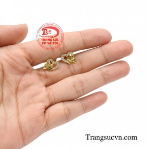 Hoa tai trái tim xinh xắn mang đến vẻ đẹp xinh xắn, duyên dáng