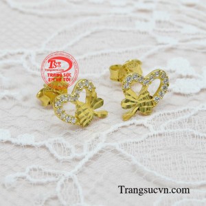 Một món đồ trang sức đẹp cũng giúp bạn tự tin hơn