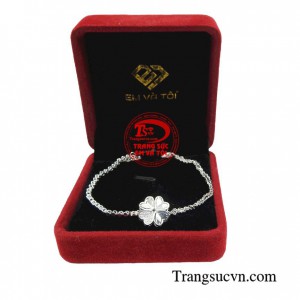 Lắc tay 4 lá xinh xắn hình cỏ 4 lá nổi bật thích hợp cho các cô nàng yêu thích phong cách thời trang