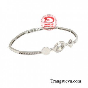 Lắc tay vàng trắng duyên dáng chắc chắn được các bạn nữ yêu thích