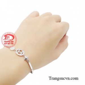 Lắc tay chữ H đẹp