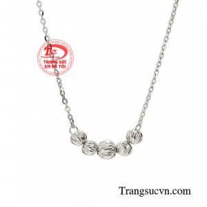 Hãy khám phá món trang sức thời thượng giúp nàng thoả sức biến tấu và thổi làn gió mới vào outfits mỗi ngày.