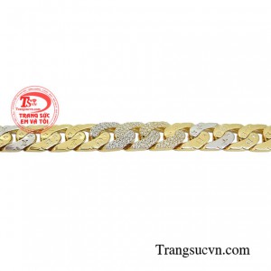 Bởi dù bạn có diện trang phục cầu kỳ đến mức nào mà thiếu đi món trang sức tạo điểm nhấn thì mọi thứ đều trở nên vô nghĩa và mờ nhạt trong mắt đối phương. 