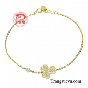 Lắc tay quý cô thanh lịch là mảnh ghép hoàn hảo tô điểm cho vẻ bề ngoài của bạn.