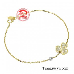 Việc phối trang sức hợp với phong cách của bản thân sẽ giúp nâng tầm diện mạo lên rất nhiều.