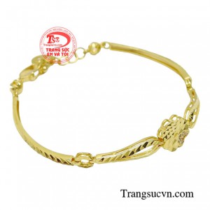 Chiếc lắc tay mang vẻ đẹp kiều diễm không chỉ thể hiện gu thẩm mỹ mà còn tạo dấu ấn phong cách thời trang cho phái nữ. 