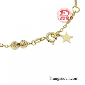 Dù bạn là ai thì khi lựa chọn khoác lên mình sản phẩm này thì ắt hẳn bạn là người vô cùng tự tin và tràn đầy năng lượng. 