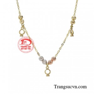 Với vẻ ngoài hoàn thiện, chỉn chu luôn mang lại sự tự tin và chuyên nghiệp cho người phụ nữ xinh đẹp và tỏa sáng hơn, ở bất cứ nơi nào.