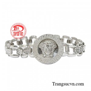 Vậy nên bạn có thể phối các loại phụ kiện trang phục theo sở thích và cá tính của mình để ghi lại dấu ấn riêng, không hòa lẫn vào đám đông.