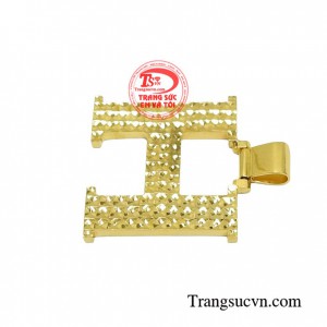 Mặt dây chữ H mạnh mẽ dễ dàng kết hợp các loại dây chuyền tạo bộ trang sức hợp thời trang và cá tính