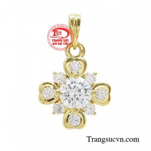 Mặt dây chuyền vàng cao cấp không đơn giản chỉ là món đồ trang sức, mà còn mang đến cho người dùng những giá trị vô hình giúp họ trở nên đẳng cấp. 