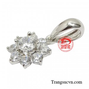 Đây là món trang sức góp phần tôn lên thần thái sang trọng và lịch sự của mọi quý cô.