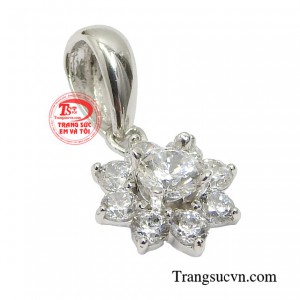 Không cầu kì nhưng được hoàn thiện cực kì chỉn chu, màu sắc trang nhã mà lại có giá thành phù hợp túi tiền của đa số chị em.