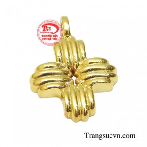 Các quý cô thời thượng thường không thể thiếu món phụ kiện này giúp tăng thêm điểm nhấn cho bộ trang phục đắt tiền.