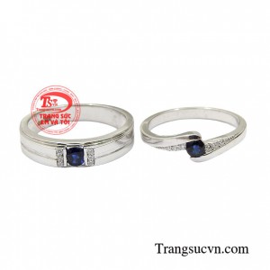 Nhẫn cưới sapphire tượng trưng cho sự thủy chung và cuộc hôn nhân bền vững lâu dài