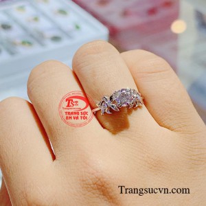 Giúp phái nữ trở nên đằm thắm, dịu dàng khoe sắc cùng nhiều bộ cánh khác nhau.