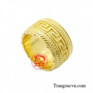 Thiết kế mang điểm nhấn nổi bật tạo nên sự sang trọng kết hợp độc đáo giữa các viên kim cương khác nhau trên nền vàng trắng tinh tế