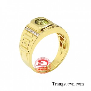 Nhẫn nam peridot hoàng gia là sản phẩm được chế tác tinh xảo và tỉ mỉ bằng công nghệ 3D mang lại vẻ đẹp sang trọng đầy nam tính