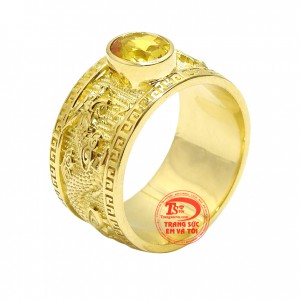 Nhẫn nam sapphire long phượng sum vầy được thiết kế chạm khắc đặc biệt mang đến vẻ đẹp sang trọng, lịch lãm cho người đeo