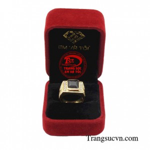 Sapphire là loại đá quý hiếm và không dễ có được nên giá trị của chúng thuộc phân khúc cao cấp