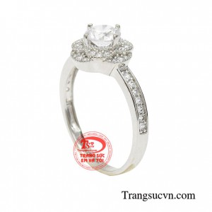 Nhẫn nữ đẹp lấp lánh là món quà ý nghĩa dành tặng bạn gái trong các dịp sinh nhật, ngày lễ