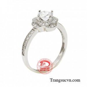 Nhẫn nữ đẹp lấp lánh là phụ kiện không thể thiếu của phái đẹp