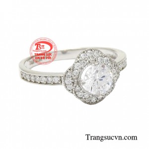 Nhẫn nữ đẹp lấp lánh là phụ kiện không thể thiếu của phái đẹp