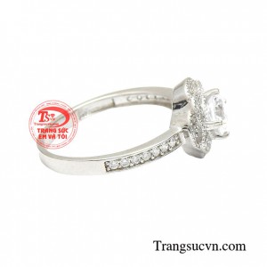 Nhẫn nữ đẹp theo phong cách Hàn Quốc trẻ trung, hiện đại chắc chắn làm hài lòng các bạn nữ