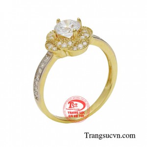 Nhẫn nữ như ý dành cho những cô gái thích sự ngọt ngào, mộng mơ, nhẫn nữ như ý được đính đá lấp lánh rất thanh lịch