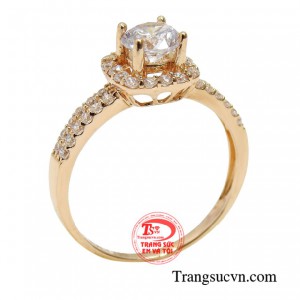 Nhẫn nữ vàng hồng sành điệu giúp chị em có phong cách của riêng mình. 
