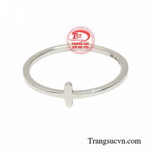 Các bạn trẻ thường không thích vàng màu truyền thống mà sẽ thích đeo vàng trắng mang lại vẻ thời thượng