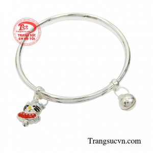 Vòng bạc cho bé gái là sản phẩm bạc cao cấp để làm món quà ý nghĩa trong các dịp đặc biệt như đầy tháng hay tròn tuổi 