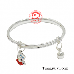 Sản phẩm được gia công cẩn thận với các góc được bo tròn mềm mịn tránh gây cấn tay hay xước da cho bé