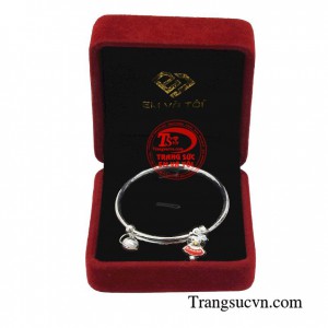 Vòng bạc cho bé gái