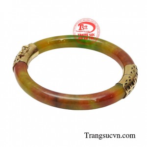 Đeo ngọc càng lâu vòng ngọc càng trở lên sáng bóng, đẹp đẽ, giúp vận khí càng ngày càng tốt lên, dưỡng sinh, dưỡng sắc