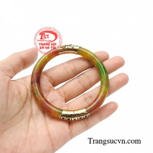 Đeo ngọc càng lâu vòng ngọc càng trở lên sáng bóng, đẹp đẽ, giúp vận khí càng ngày càng tốt lên