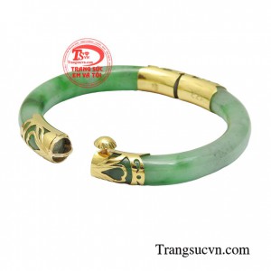 Vòng ngọc cẩm thạch giúp cân bằng năng lượng, tăng cường sức khỏe giúp bạn tự tin, giảm căng thẳng mệt mỏi