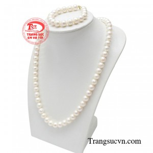 Nhưng ngọc trai lại được mệnh danh là nữ hoàng của trang sức