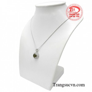 Mặt dây vàng gắn đá tự nhiên, chất lượng vàng đảm bảo, bền đẹp sáng bóng dành cho phái đẹp