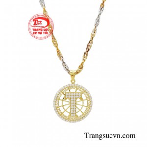 Diện bộ trang sức này như một cách giúp bạn tỏa sáng, tự tin và kiêu sa.