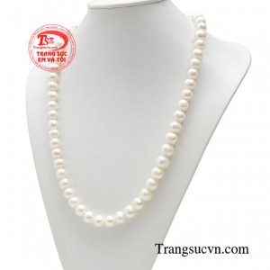 Ngọc trai cũng là viên đá bảo vệ cũng như thu hút sự may mắn và giàu có.