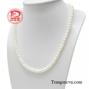 Ngoài là phụ kiện làm đẹp tinh tế, trang sức ngọc trai còn là quà tặng may mắn dịp đầu năm