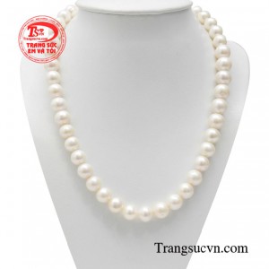 Chuỗi ngọc trai thời thượng không chỉ là trang sức có giá trị cao và không bao giờ lỗi mốt.