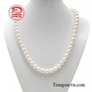 Chuỗi ngọc trai tỏa sáng giúp giá trị của bản thân người sở hữu được nâng cao và khẳng định giữa đám đông.
