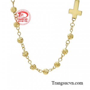 Chuỗi mân côi được rất nhiều tín đồ quan tâm thể hiện sự tôn kính tín ngưỡng. 