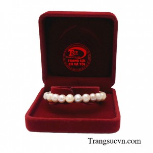 Chuỗi tay ngọc trai cao cấp tượng trưng cho vẻ đẹp sang trọng đẳng cấp cho người dùng