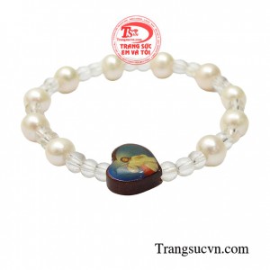 Chuỗi tay ngọc trai công giáo là sản phẩm đẹp được nhiều bạn trẻ yêu thích
